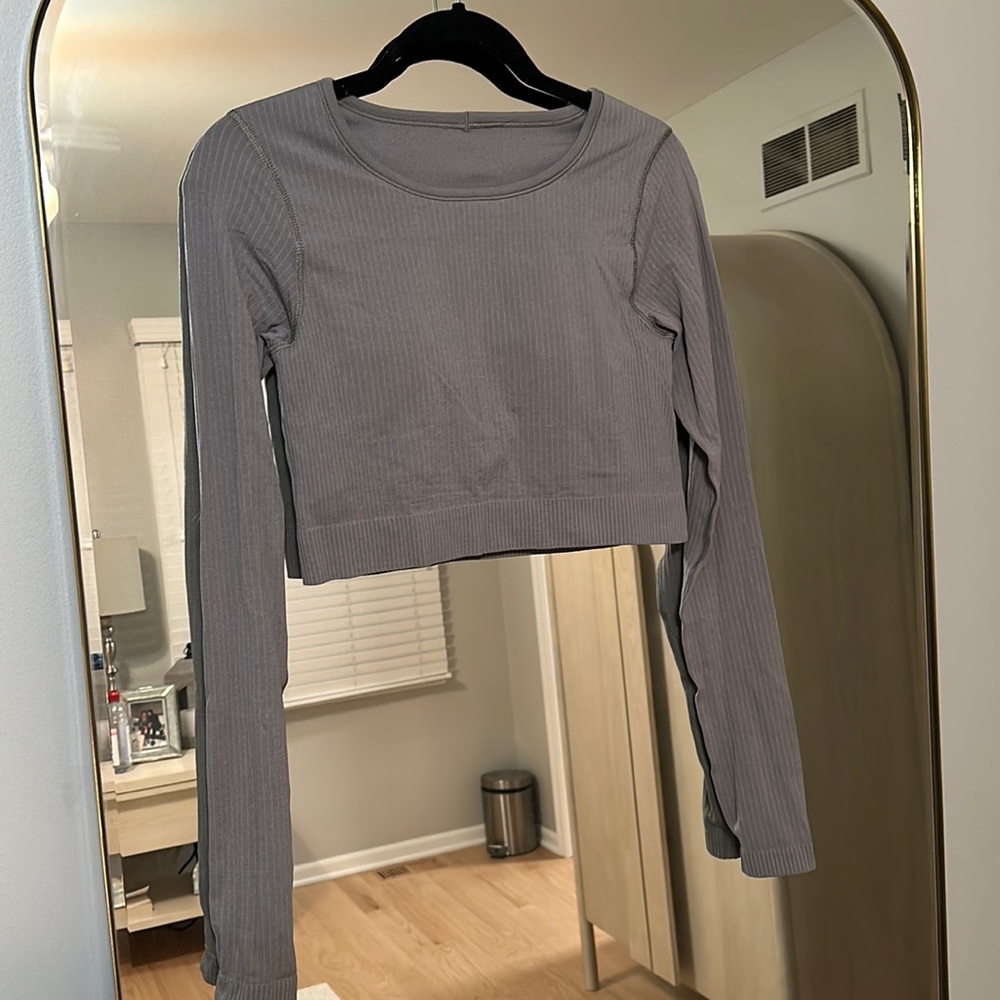 Grey cropped lululemon long sleeve